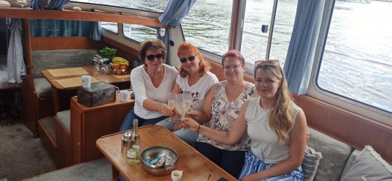 Wannsee: 4h Private Seven Lakes Boat Tour With Skipper