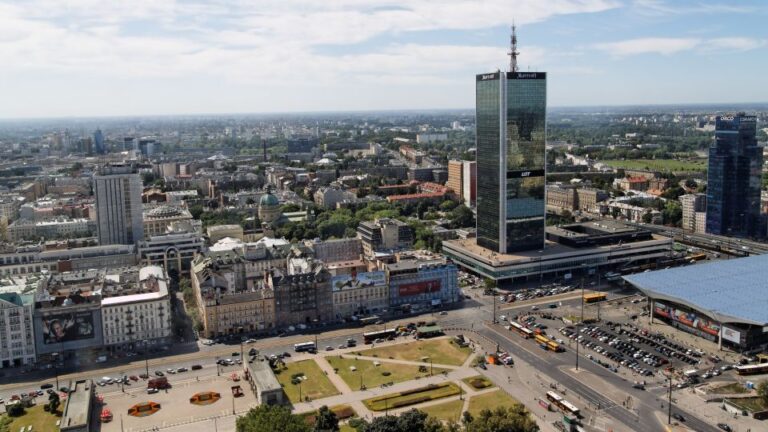 Warsaw: Palace of Culture & Warsaw City Center Private Tour