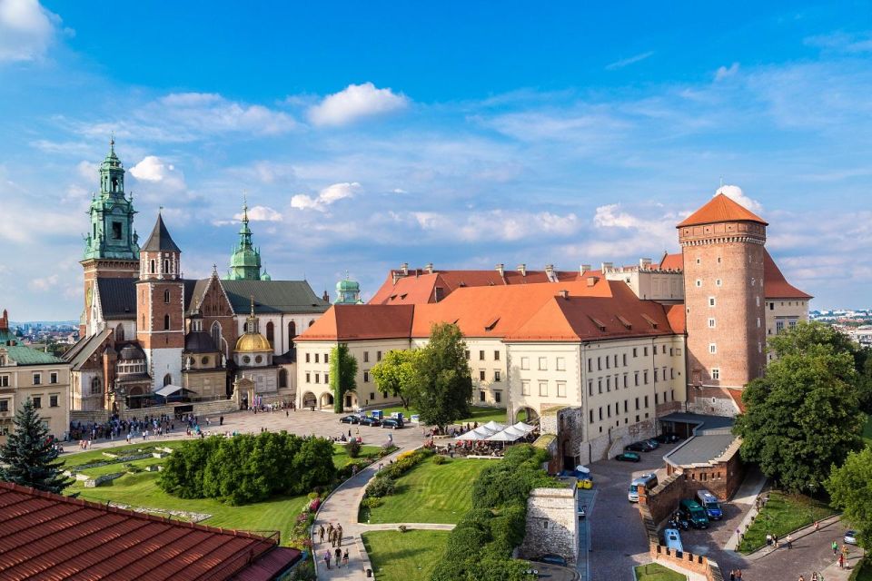 Wawel Castle, Old Town With St. Marys Church Guided Tour - Overview of the Guided Tour