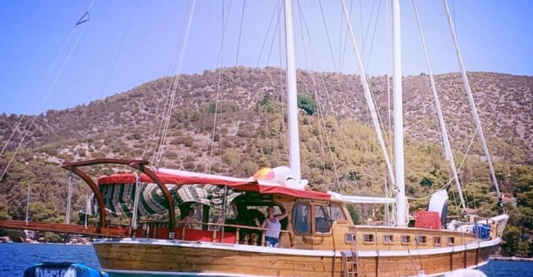 Wonderful Yacht Daily Cruises to Koufonisi and Rinas Cave.