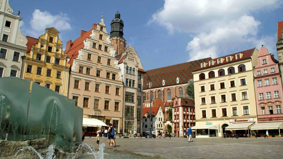 Wrocław: 2-Hour RETRO E-Bus Tour (For Groups up to 7 People) - Tour Overview