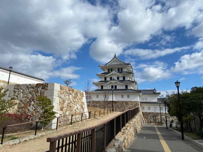 You Feel Good Drunk on ¥1000 in Downtown City Amagasaki Tour