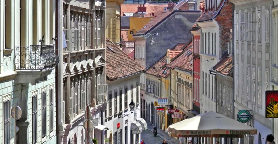 Zagreb: Group Walking Tour of Zagreb (Funicular Included)