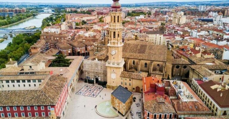 Zaragoza : Private Custom Walking Tour With a Local Guide