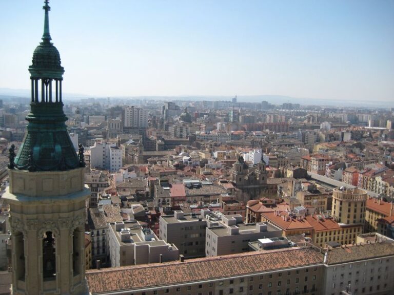 Zaragoza: Private Tour With a Local Guide