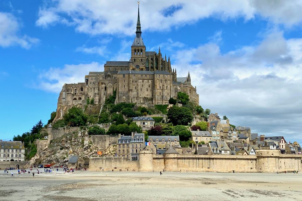 2-day Private D-Day Mont Saint-Michel 3 Castles by Mercedes - Key Points