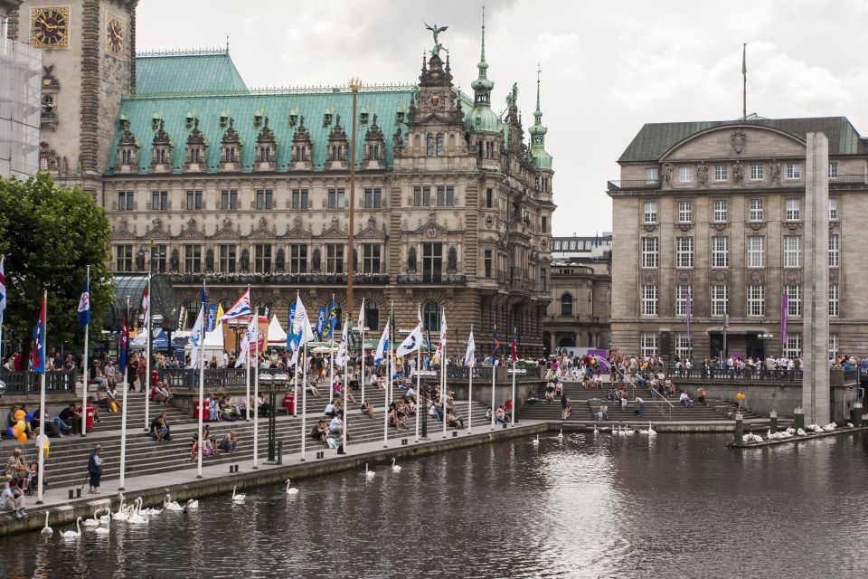 1-Day Hop-on/Hop-off Bus Tour of Hamburg Line D - Bus Stops and Route