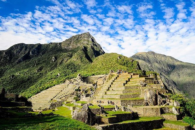 2-Day Inca Trail Express Trek to Machu Picchu From Cusco - Itinerary Day 1