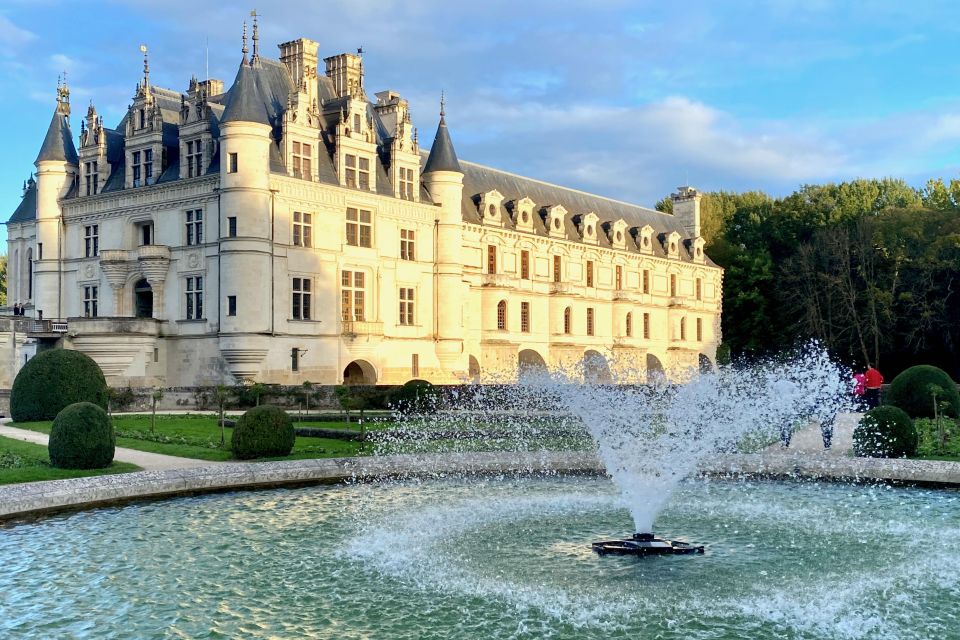 2-Day Private Top 6 Loire Valley Castles From Paris Mercedes - Day 1 Itinerary Highlights