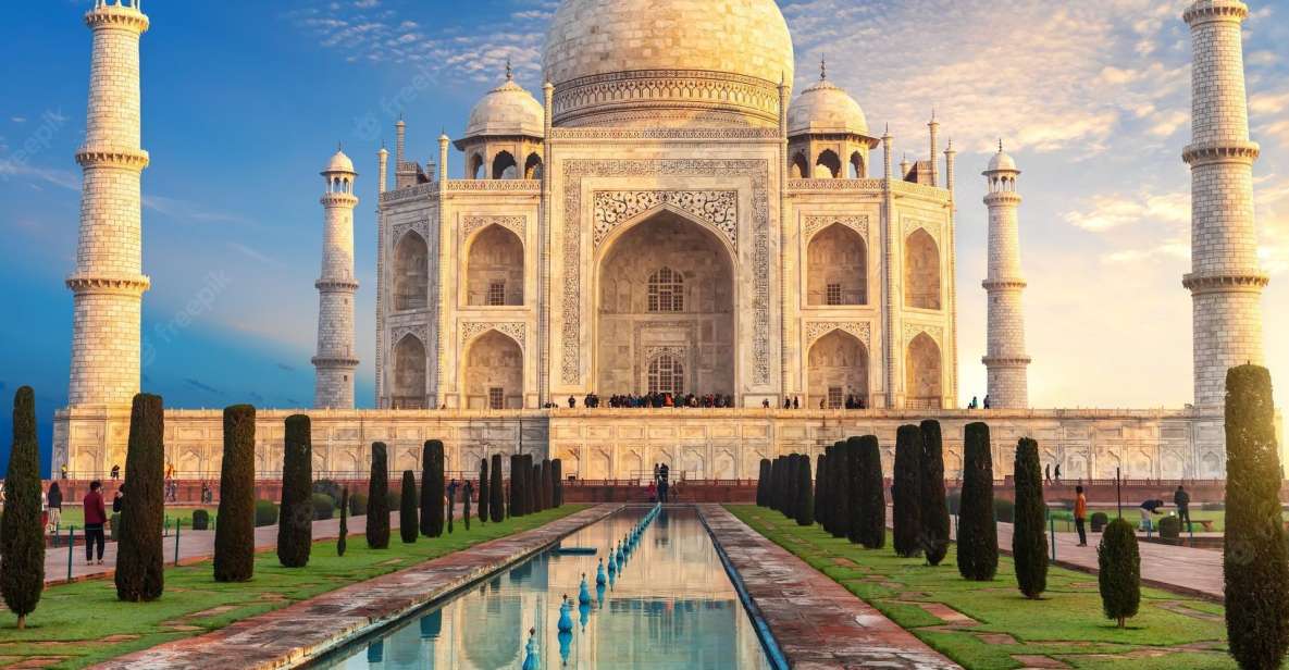 2 Days Agra Sightseeing Tour With Fatehpur Sikari - Day 1 Itinerary