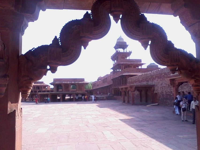 Abhaneri Step Well & Fatehpur Tour With Jaipur to Agra - Itinerary Overview