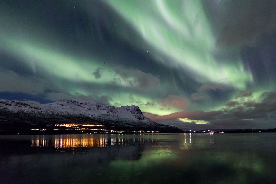 Abisko: Guided Aurora Chase With Hotel Transfers - Key Features and Inclusions