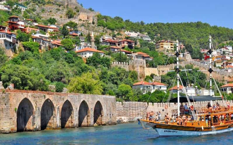 Alanya Relax Coastal Boat Tour With Lunch and Swimming - Experience Highlights