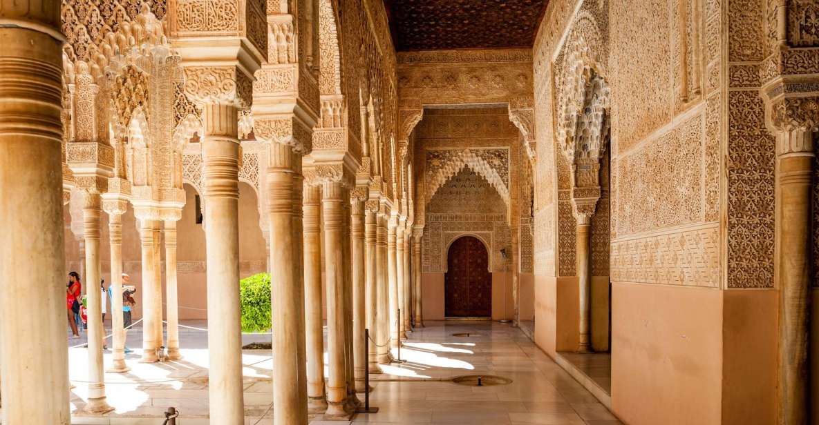 Alhambra & Generalife Tour Including Transport & Admission - Itinerary and Experience