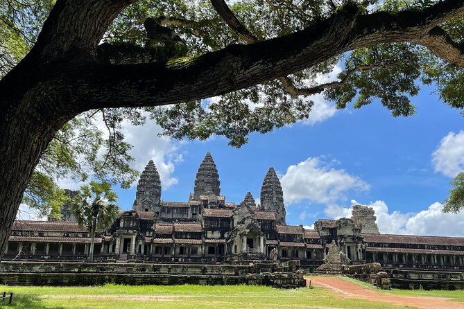 Angkor Cab: Siem Reap 3 Day Private Tour: off the Beaten Track - Day 1: Temples and Lakes