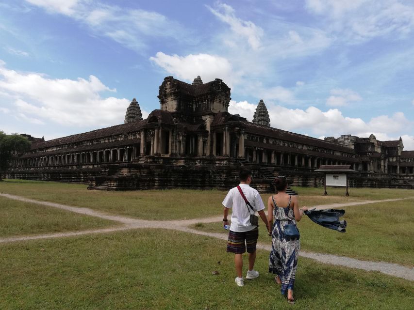 Angkor Wat Bayon Ta Prohm Temple Shared Tour - Itinerary Highlights