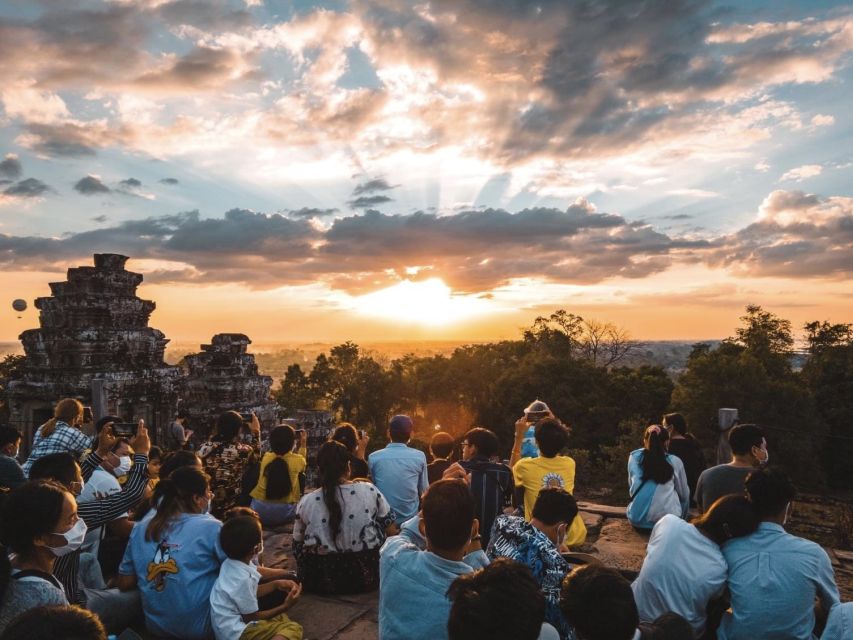 Angkor Wat: Small Circuit Tour by Car With English Guide - Highlights of the Tour