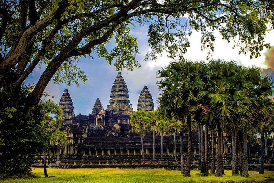 Angkor Wat Sunrise & Highlight Temples Private Guided Tour - Sunrise at Angkor Wat