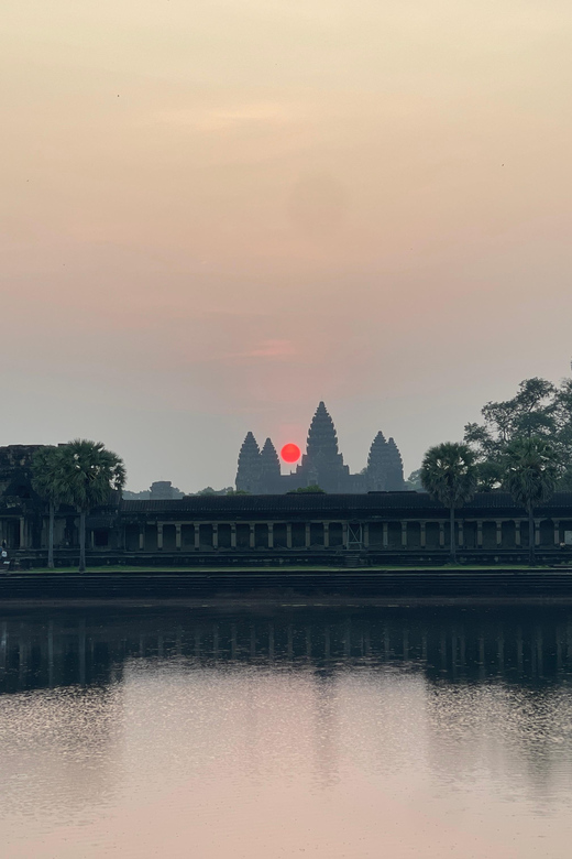 Angkor Wat Sunrise Small Group Tour in Siem Reap - Itinerary Details