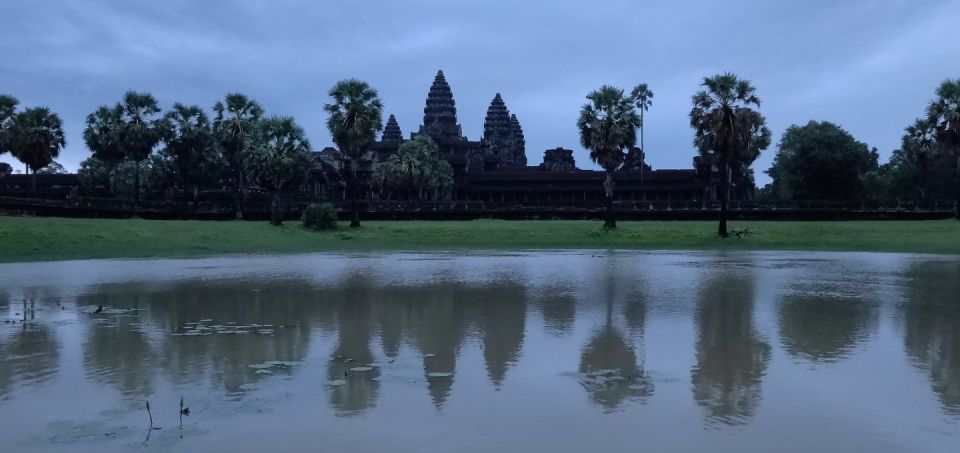 Angkor Wat Temples Tour by Car With Optional Sunrise - Itinerary Highlights