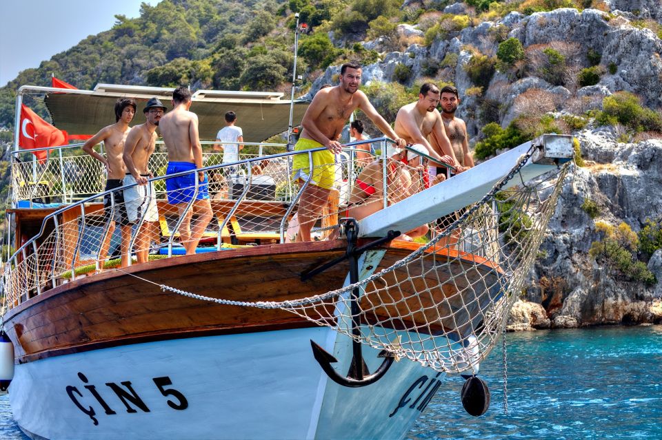 Antalya: Old Town Harbor Sightseeing Cruise - Unique Aspects of the Tour