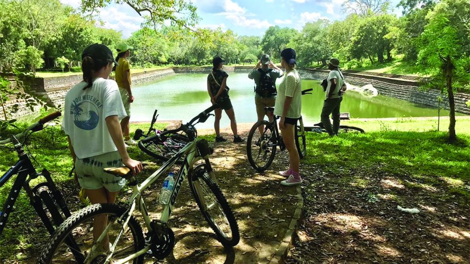 Anuradhapura: Private Half-Day Cycling Tour W/ Guide - Itinerary Highlights