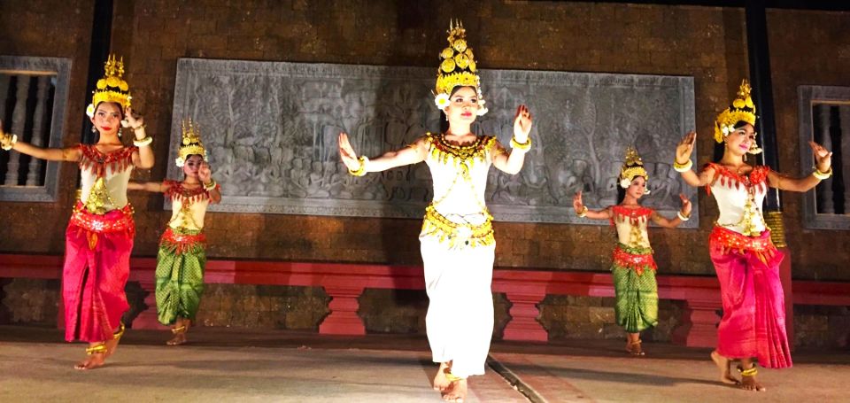 Apsara Dance Show With Dinner by Tuk-Tuk Roundtrip Transfer - Transportation With Tuk-Tuk