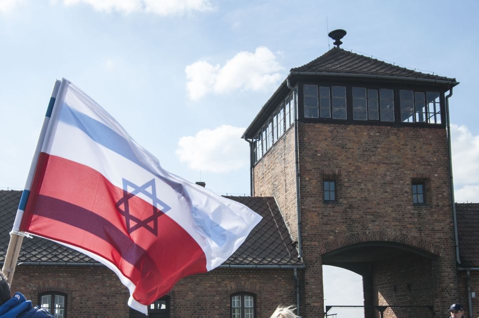 Auschwitz-Birkenau Tour From Katowice With Private Transfers - Experience and Highlights