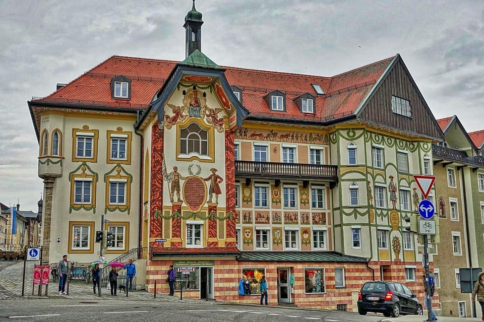 Bad Tölz: Christmas Market Walking Tour - Festive Aromas and Delights