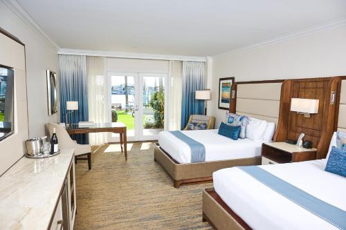 Balboa Bay Resort - Luxurious Accommodations