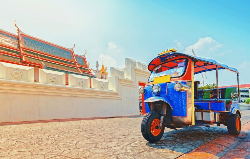 Bangkok: Guided Tour in a Typical Thai Tuk-Tuk - Itinerary Highlights