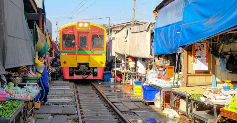 Bangkok: Train + Water Market With Wat Arun - Itinerary