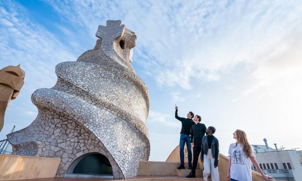 Barcelona: Fast Track La Casa Milà Tour - Tour Features