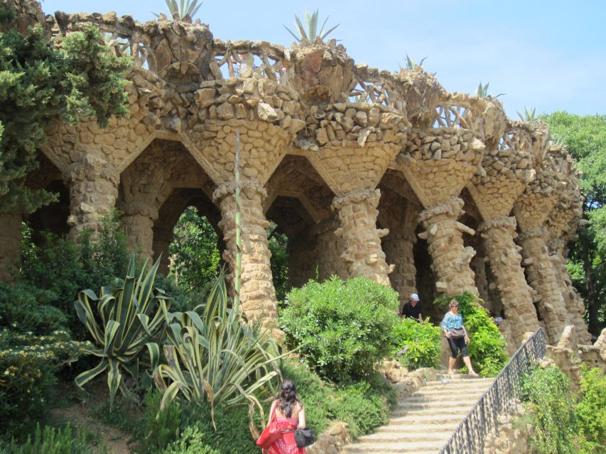 Barcelona: Gaudí's Park Güell and Casa Batlló Private Tour - Itinerary Details