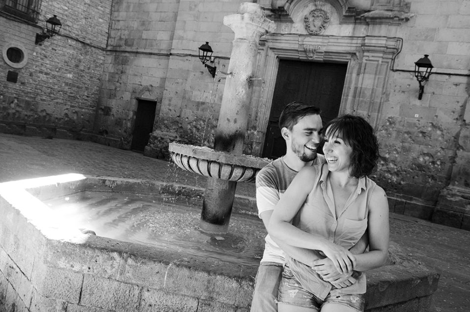 Barcelona: Photoshoot Tour Old Town - Experience Highlights