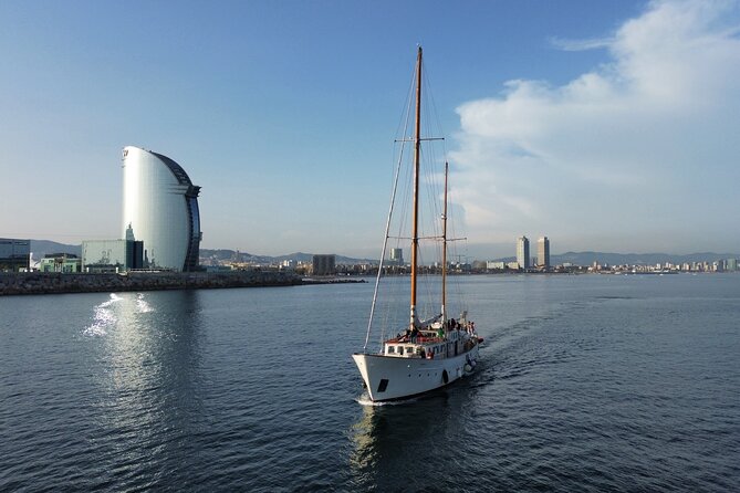 Barcelona Premium Sailing Experience With Drink Included - Meeting Point and Accessibility