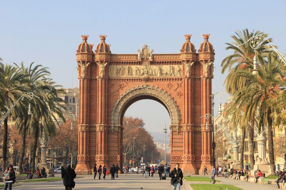 Barcelona: Private Exclusive History Tour With Local Expert - Experience Highlights