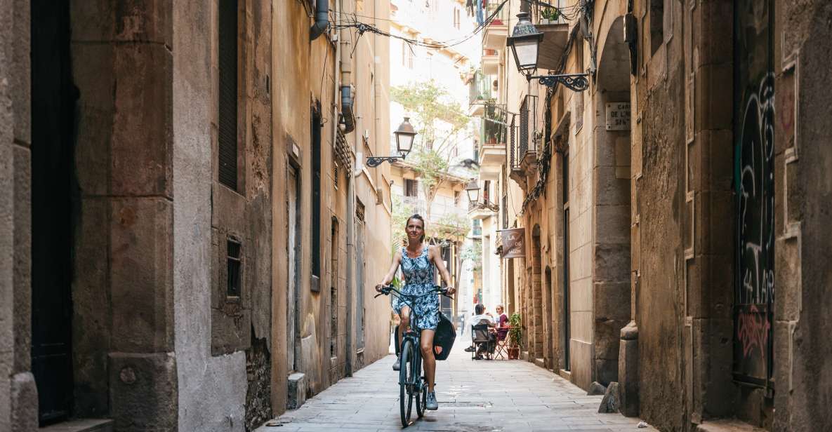 Barcelona: Sagrada Familia & City Sights Bike or E-Bike Tour - Itinerary Highlights