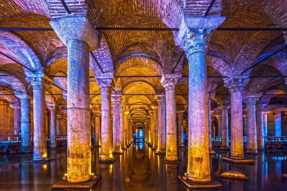 Basilica Cistern Skip the Ticket Line Entry & Audio Guide - Unique Features and Artifacts