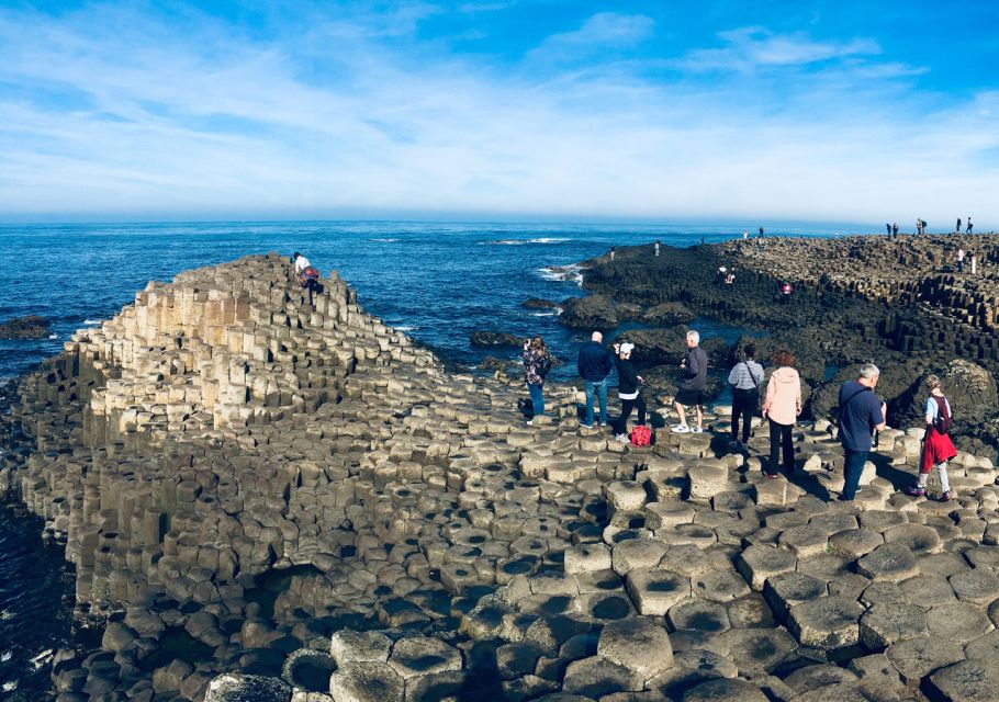 Belfast and Giants Causeway in Italian or Spanish - Itinerary Highlights