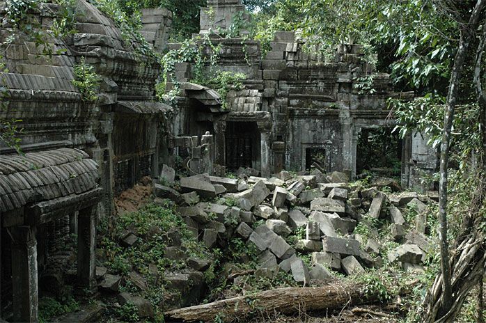 Beng Mealea Temple & Kampong Khleang Day Trip - Exploring Beng Mealea Temple