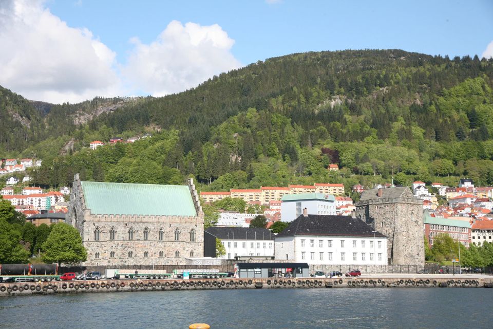 Bergen: Sightseeing Cruise of Bergens Historic Landmarks - Vessel Features and Amenities