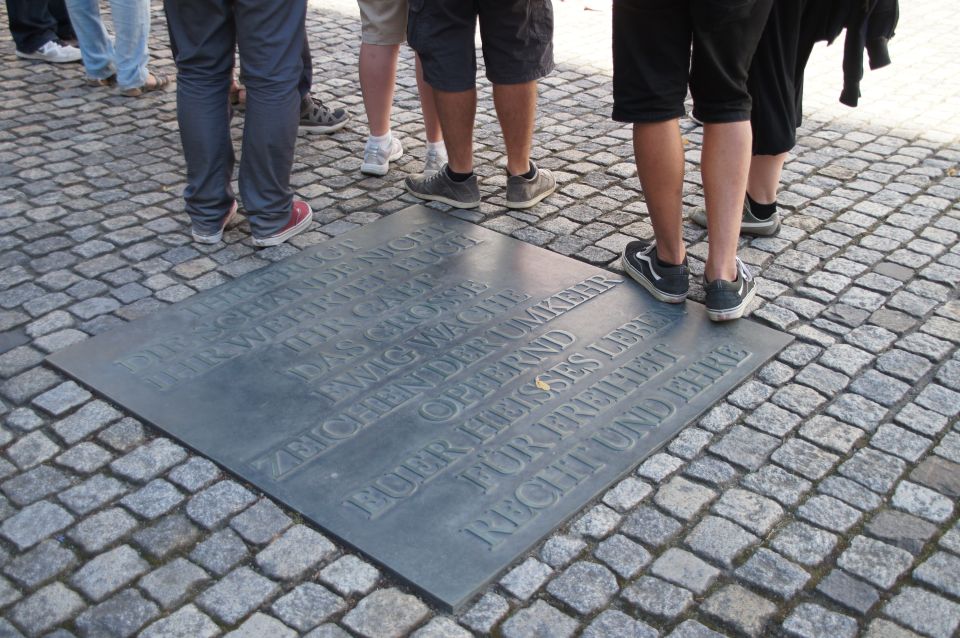 Berlin and National Socialism. Group Tour in Spanish - Key Historical Sites