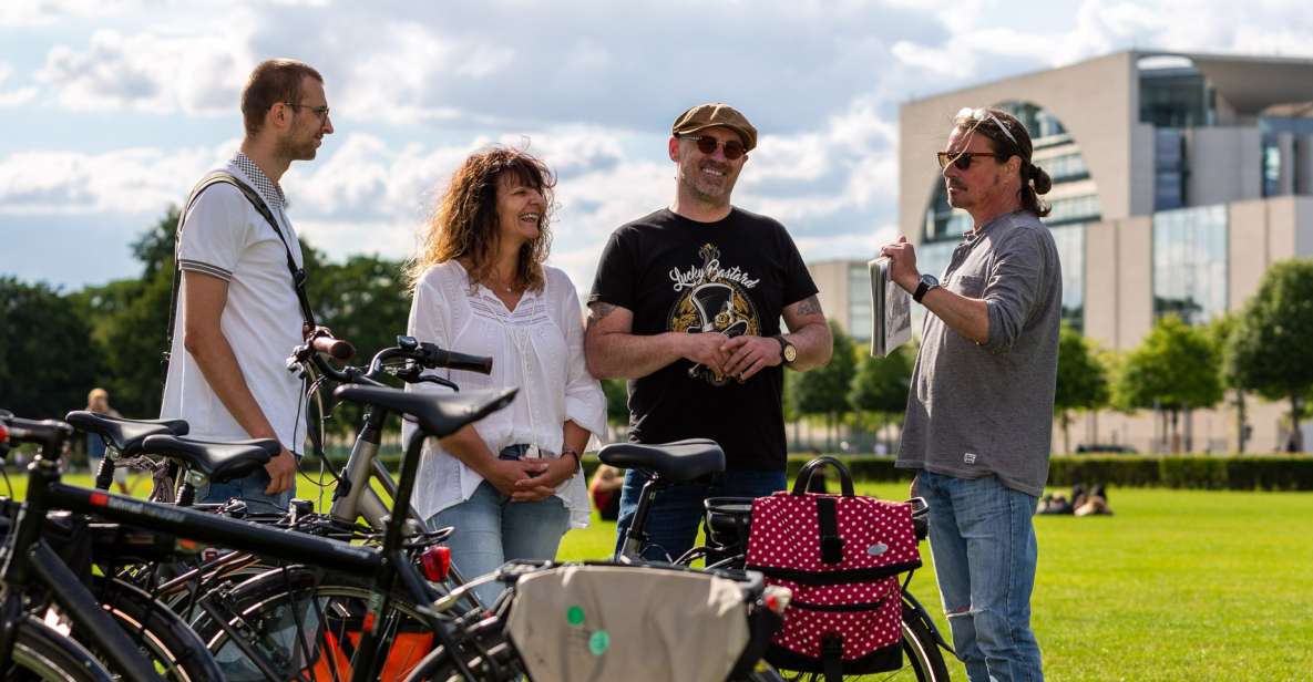 Berlin: E-Bike Tour of the Berlin Wall and Mitte Highlights - E-Bike Experience