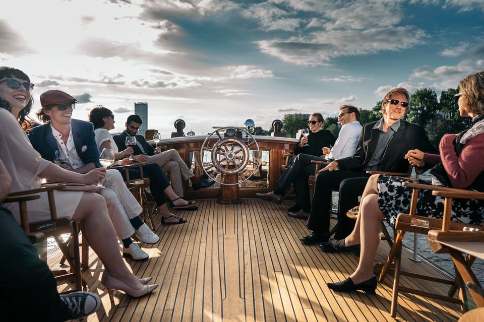 Berlin: Evening Yacht Cruise With Aperitif & Optional Dinner - Experience and Highlights