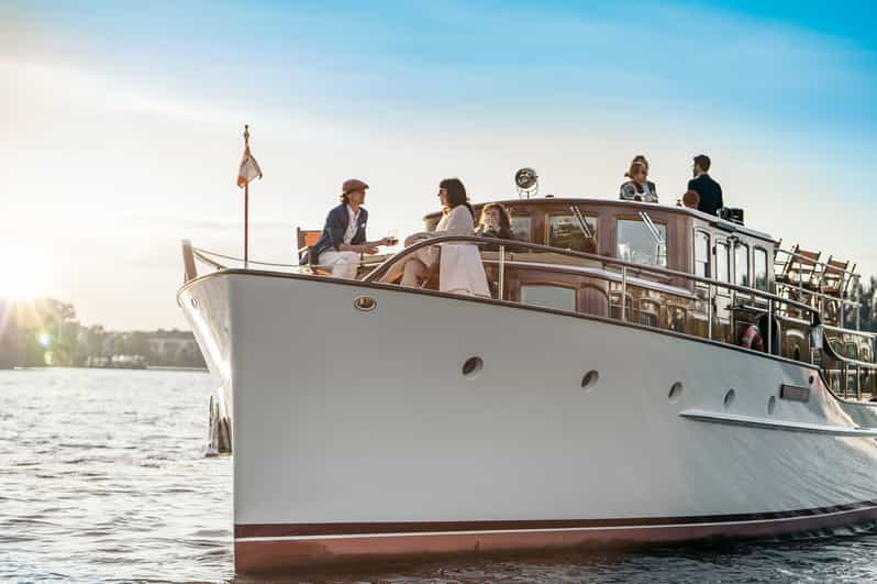 Berlin: Flagship Boat Sightseeing on Electric Motor Yacht - Experience and Itinerary