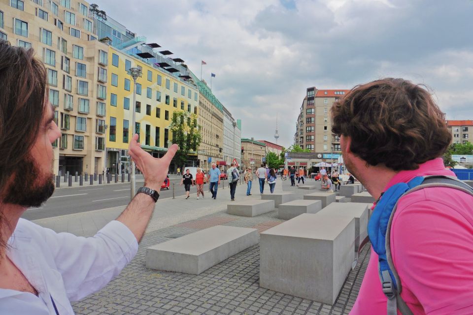 Berlin: Historical Sights & Berlin Wall Tour With a Berliner - Experience Historical Highlights