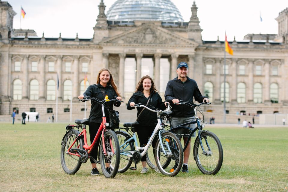 Berlin: Urban Exploration With Daily Bike Rentals - Bike Features and Amenities