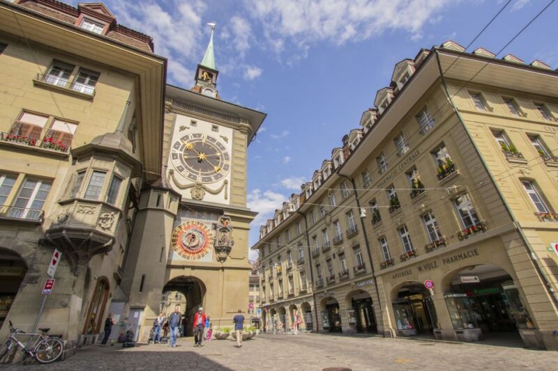 Bern: Express Walk With a Local in 60 Minutes - Booking and Cancellation Policy