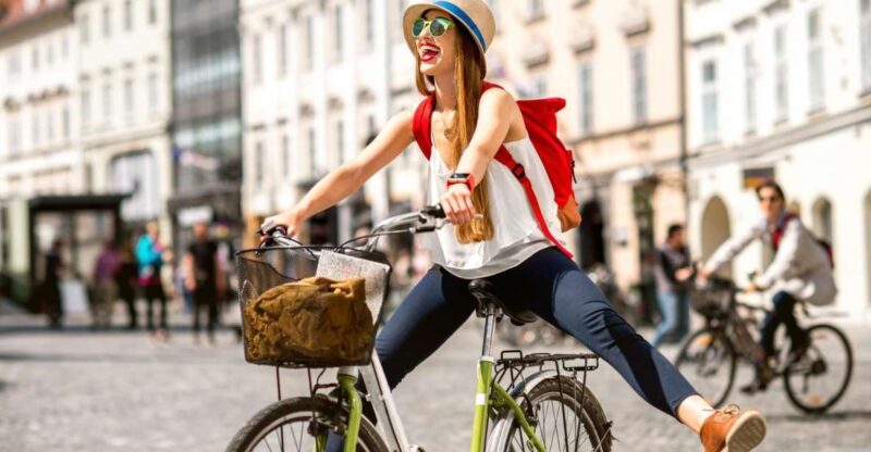 Bike Tour of Krakow Old Town, Top Attractions and Nature - Key Attractions in Old Town